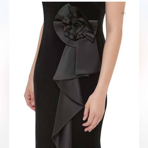 Jessica Howard - Women's Rosette Waterfall-Ruffle Gown Missy Size 6 - Picture 16 of 16